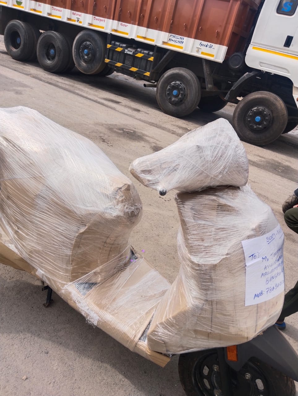 Best Packers And Movers In Attibele - Moving truck and equipment